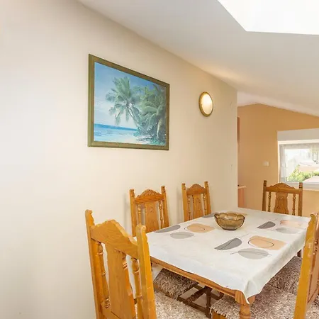 Totic Apartman Njivice
