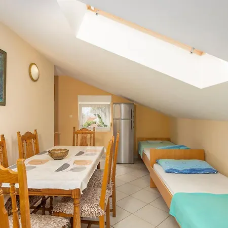 Totic Apartman Njivice