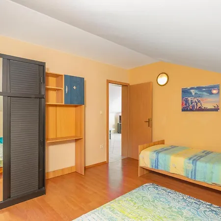 Totic Apartment Njivice
